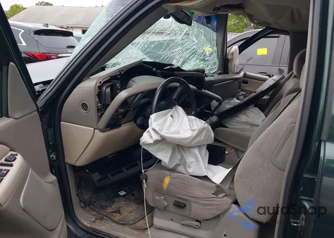 2002 Chevrolet Tahoe Ls z USA, uszkodzony, nr VIN 1GNEK13Z52J231979